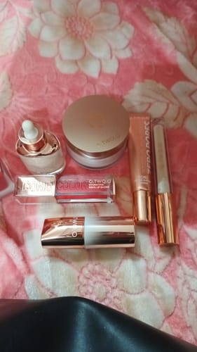 Customer photo review of O.TWO.O SKIN SECRET ZERO PORES PRIMER