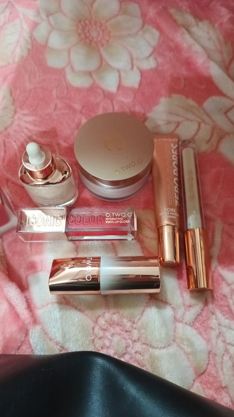 Customer photo review of O.TWO.O SKIN SECRET ZERO PORES PRIMER