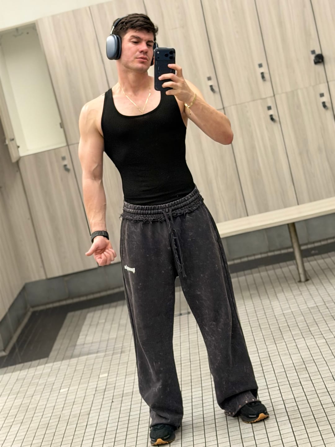 Customer photo review of 2087 - Stud Sweats