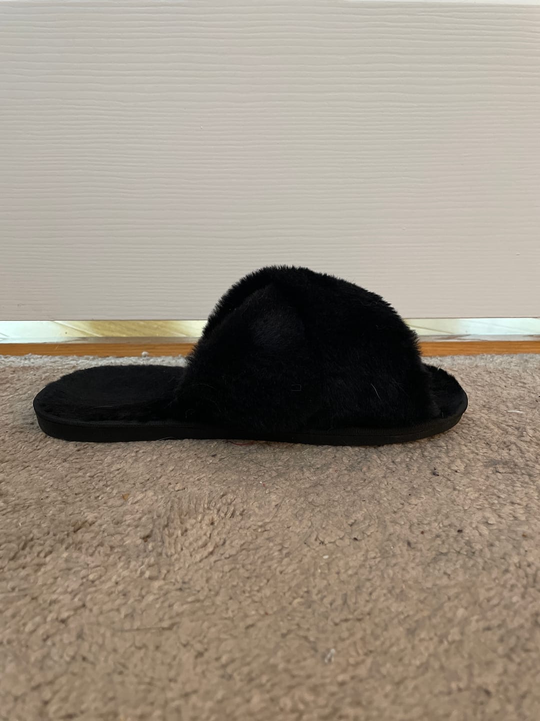 Customer photo review of Nordic Cozy Cross Band Slippers