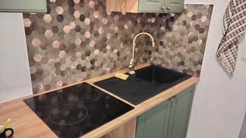 Customer photo review of Crédence Autocollant Mosaique Noir Doré - Crédence de Cuisine