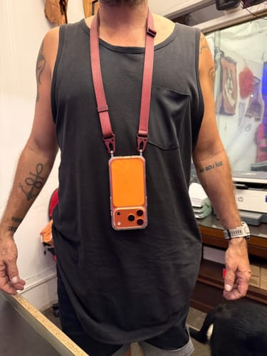 Customer photo review of Alça Aurora | Bordô