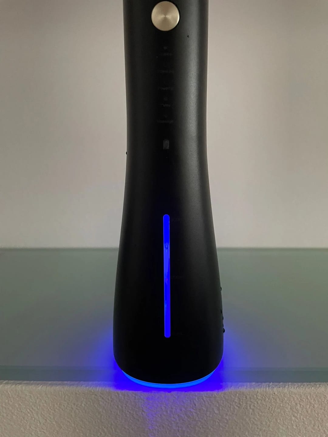 Customer photo review of Kabellose Munddusche für effektive Zahn- & Zahnfleischpflege Mit 4 Modi & 4 Aufsätzen, 300 ml Wassertank, 30–120 PSI Wasserdruck und IPX7-Wasserschutz