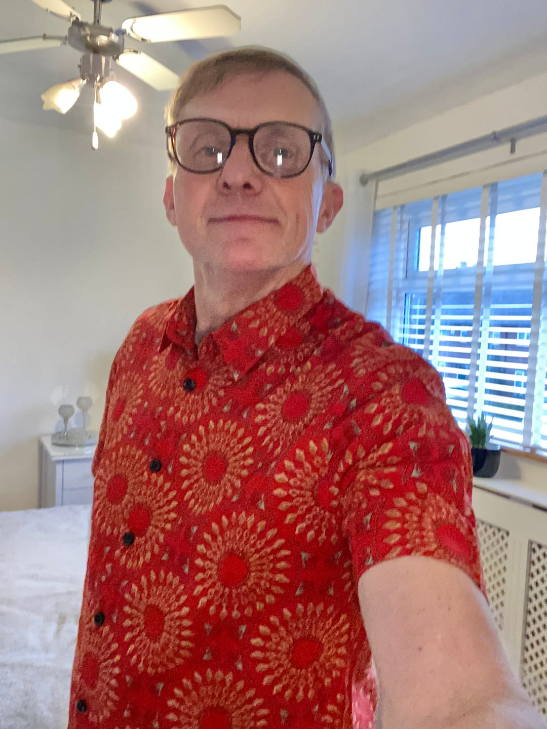 Customer photo review of Men's Vintage Short Sleeve Cotton Boho 70s Leisure Button Up Hawaiian Shirt