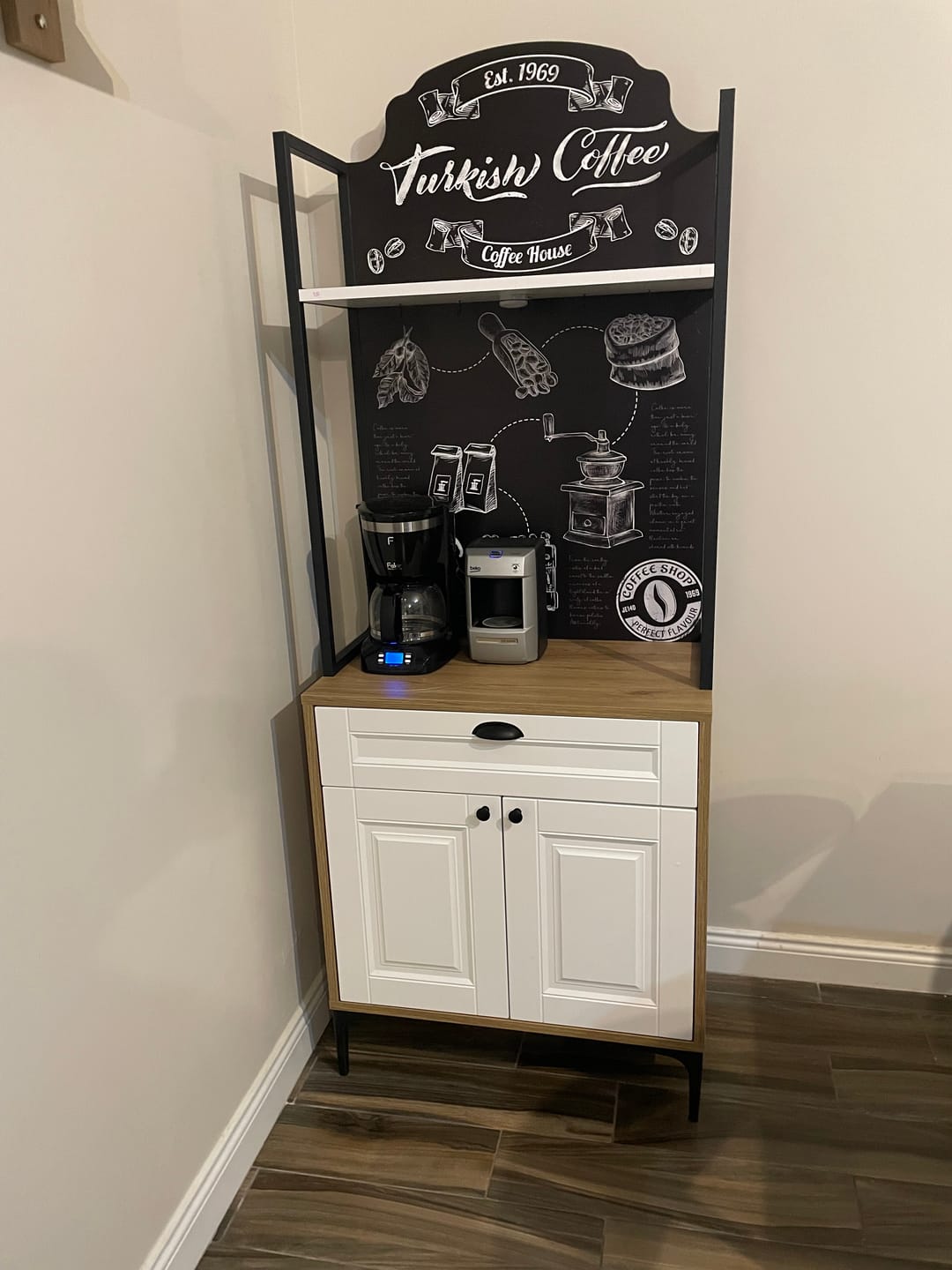 Customer photo review of Rani JE158 Işıklı Kahve Köşesi Membran Kapaklı Çekmeceli Çok Amaçlı Mutfak Dolabı Sepet Ceviz - Beyaz