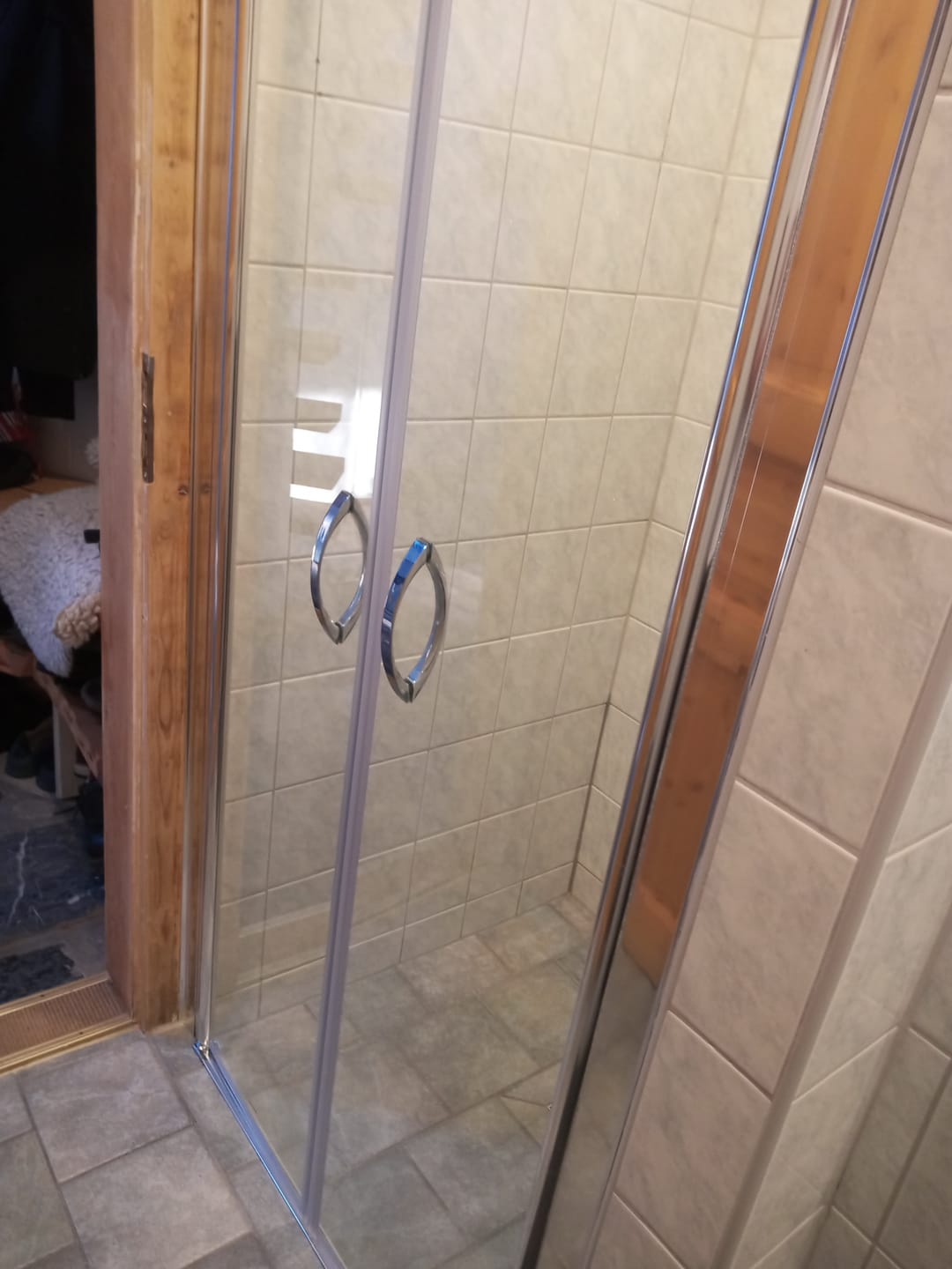 Customer photo review of Duschtür Nische mit Pendeltür, Duschkabine Nischentür Dusche - Klarglas