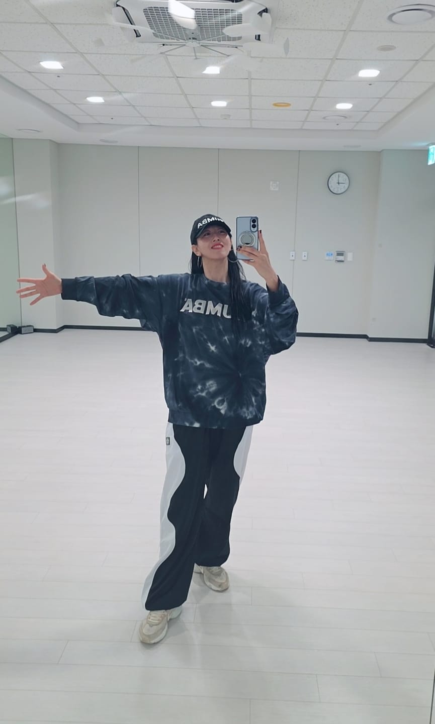 Customer photo review of Zumba Basic Unisex Pullover Sweatshirt