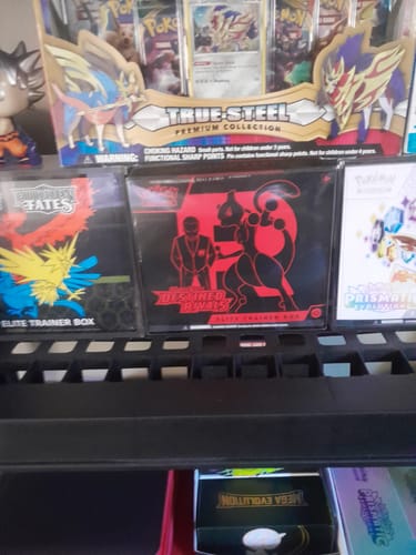 Customer photo review of Pokemon Destined Rivals Elite Trainer Box 2025 Pokemon Scarlet & Violet