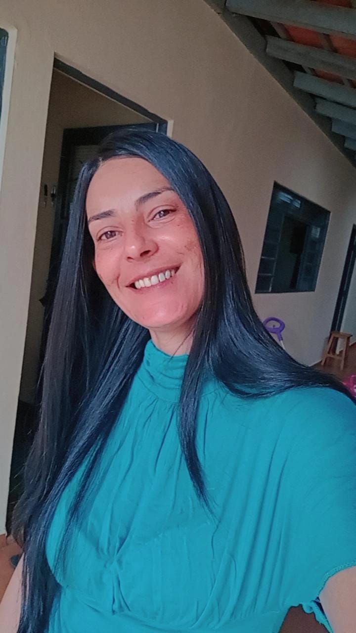 Customer photo review of Lace Front Tela HD Diamante Castanho Escuro Ondulada - Repartição Livre 13x2