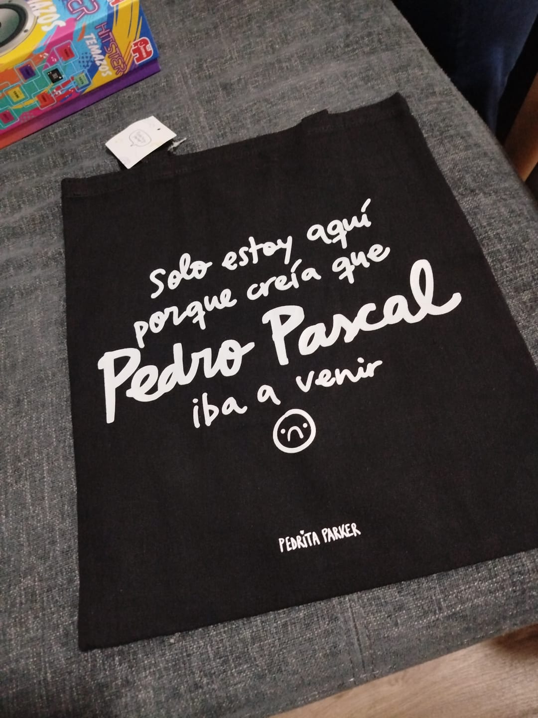 Customer photo review of Bolsa de lona Pedro Pascal