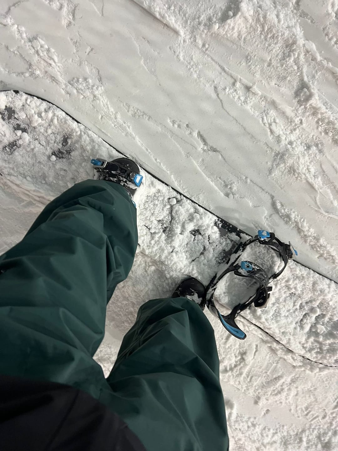 Customer photo review of Women's Black Baggy Wear-resistant Waterproof Snow Pants