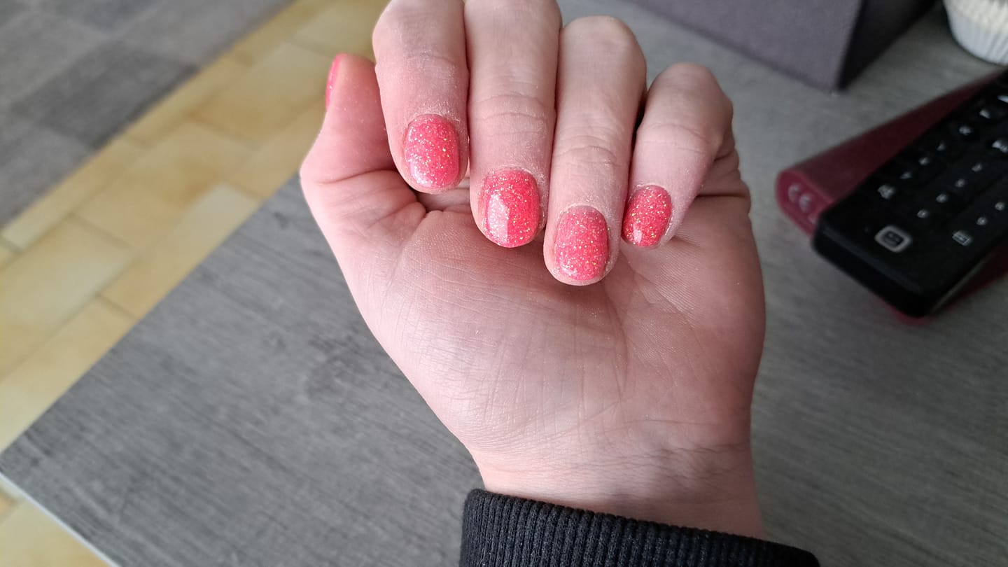 Customer photo review of Sweet Pink Bling Dipping Powder