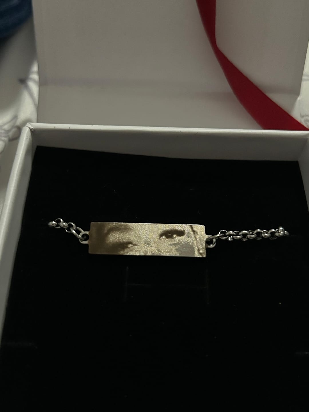 Customer photo review of Personalized Eye Photo Bracelet