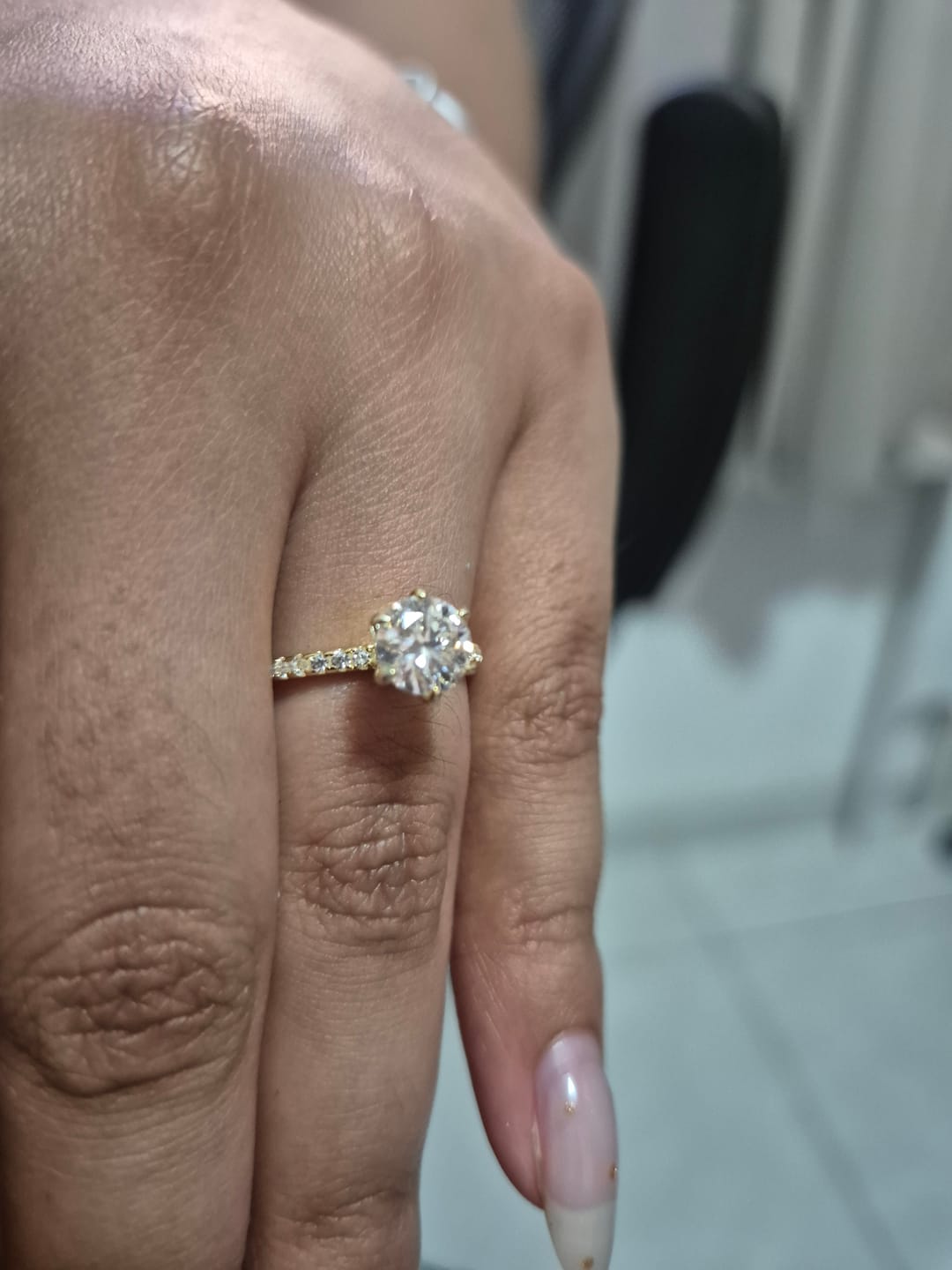 Customer photo review of Anel Solitário Noivado