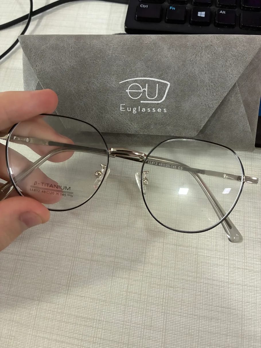 Customer photo review of Óculos de Grau Bel Air