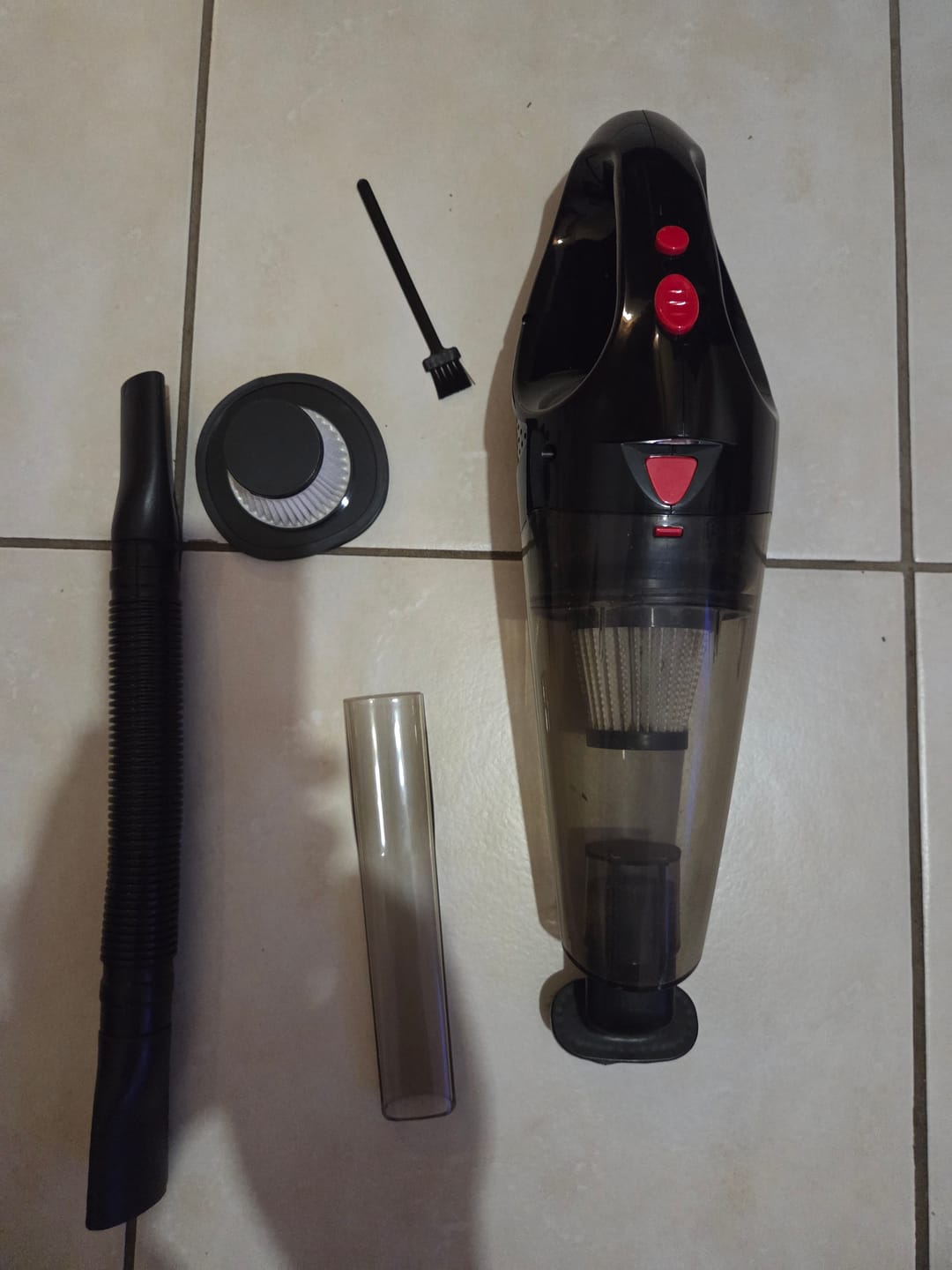 Customer photo review of Aspirateur à main V1 Pro - Moteur ultra- puissant 33 000 tr/min pour une performance exceptionnelle