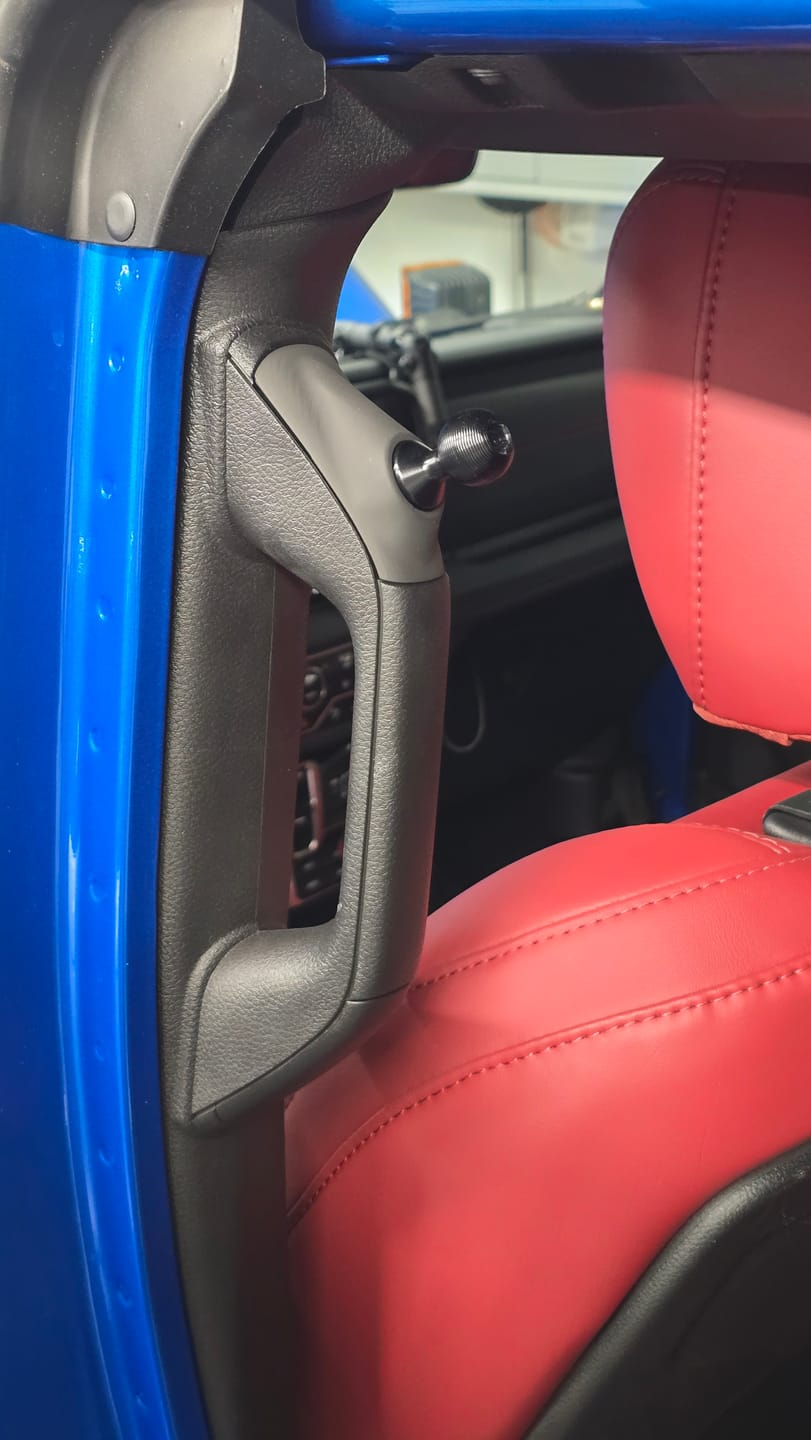 Customer photo review of Universal A-pillar Ball Mount