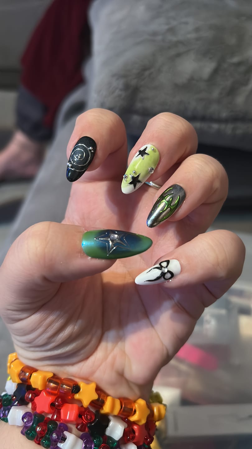 Customer photo review of Green Press On Nails, Gothic Punk Rock Nails, Goth Y2K Ribbons Black Stars Press On Nails