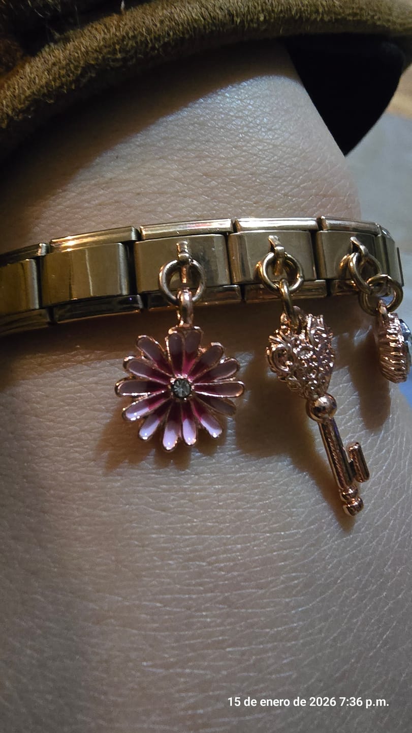 Customer photo review of Charm Colgante flor