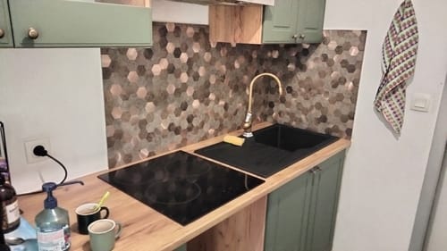 Customer photo review of Crédence Autocollant Mosaique Noir Doré - Crédence de Cuisine