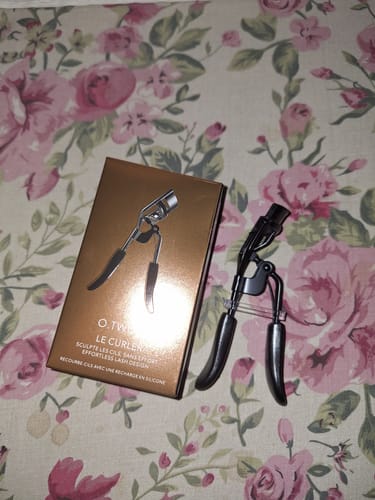 Customer photo review of O.TWO.O LASHES CURLER