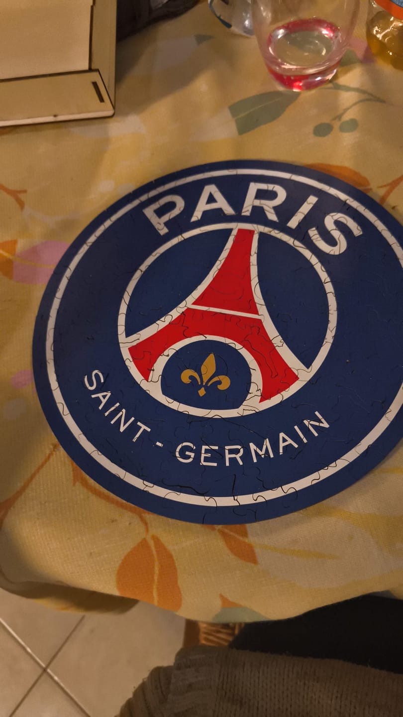 Customer photo review of Logo Paris Saint-Germain® - Puzzle en Bois