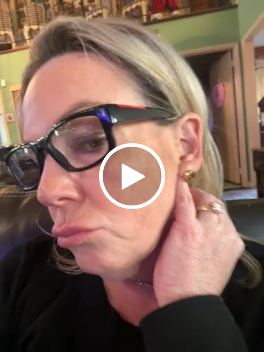 Customer video review of Simple Luxe Studs