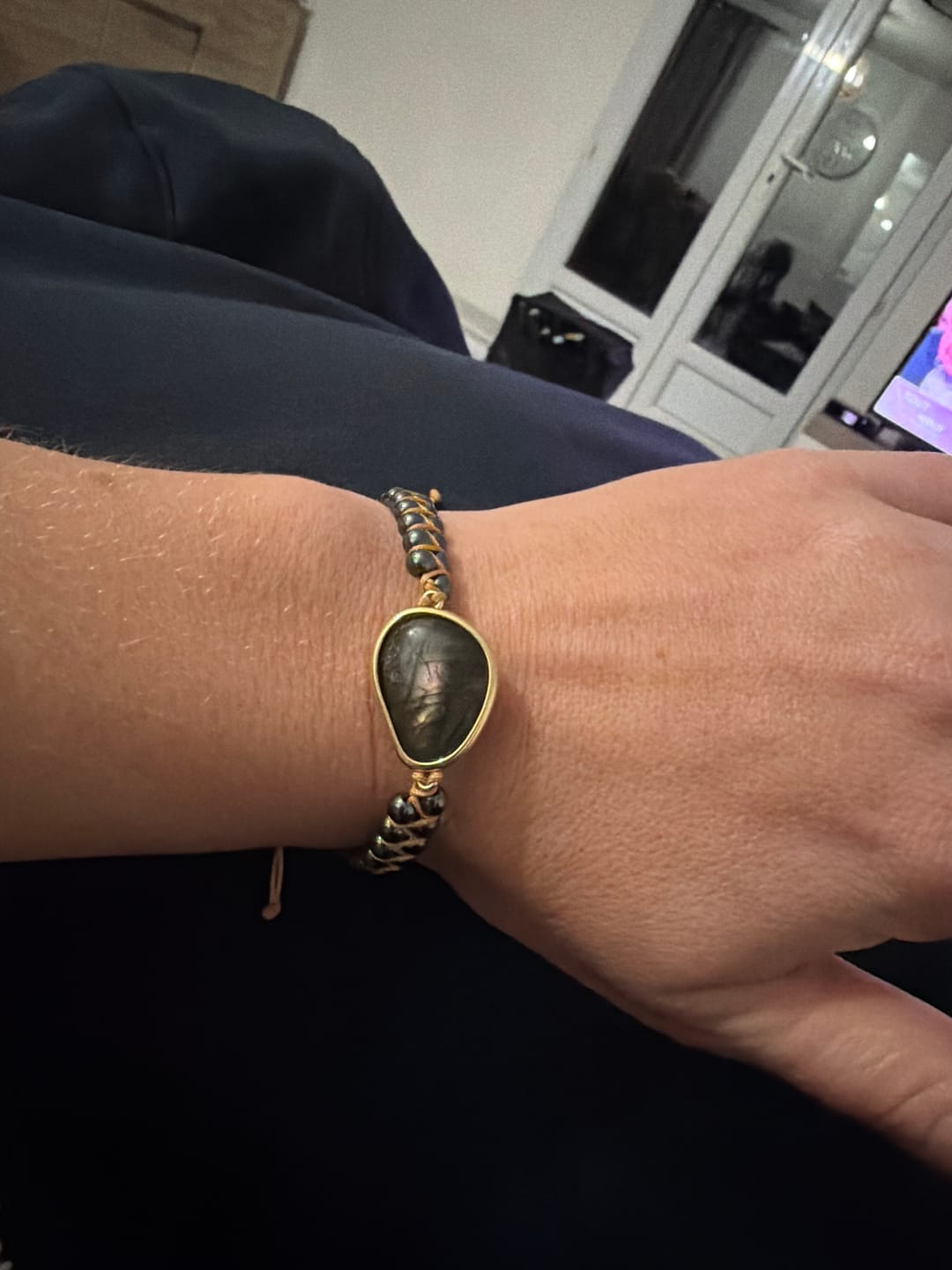 Customer photo review of Bracelet "Oeil Céleste" en Labradorite & Hématite
