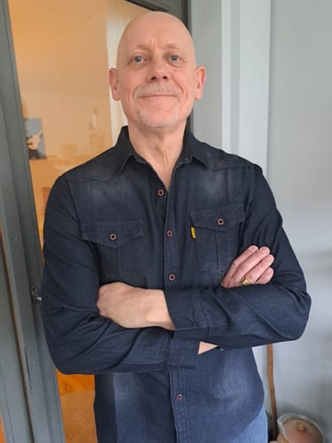 Customer photo review of Chemise à manches longues décontractée en coton vintage avec poche en denim pour hommes