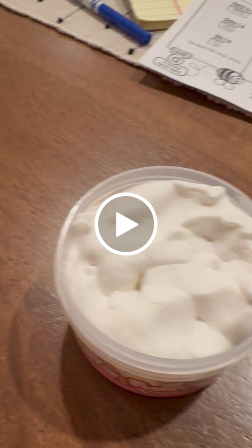 Customer video review of Fluffy Goo Classic Marshmallow Signature Dome™ Slime