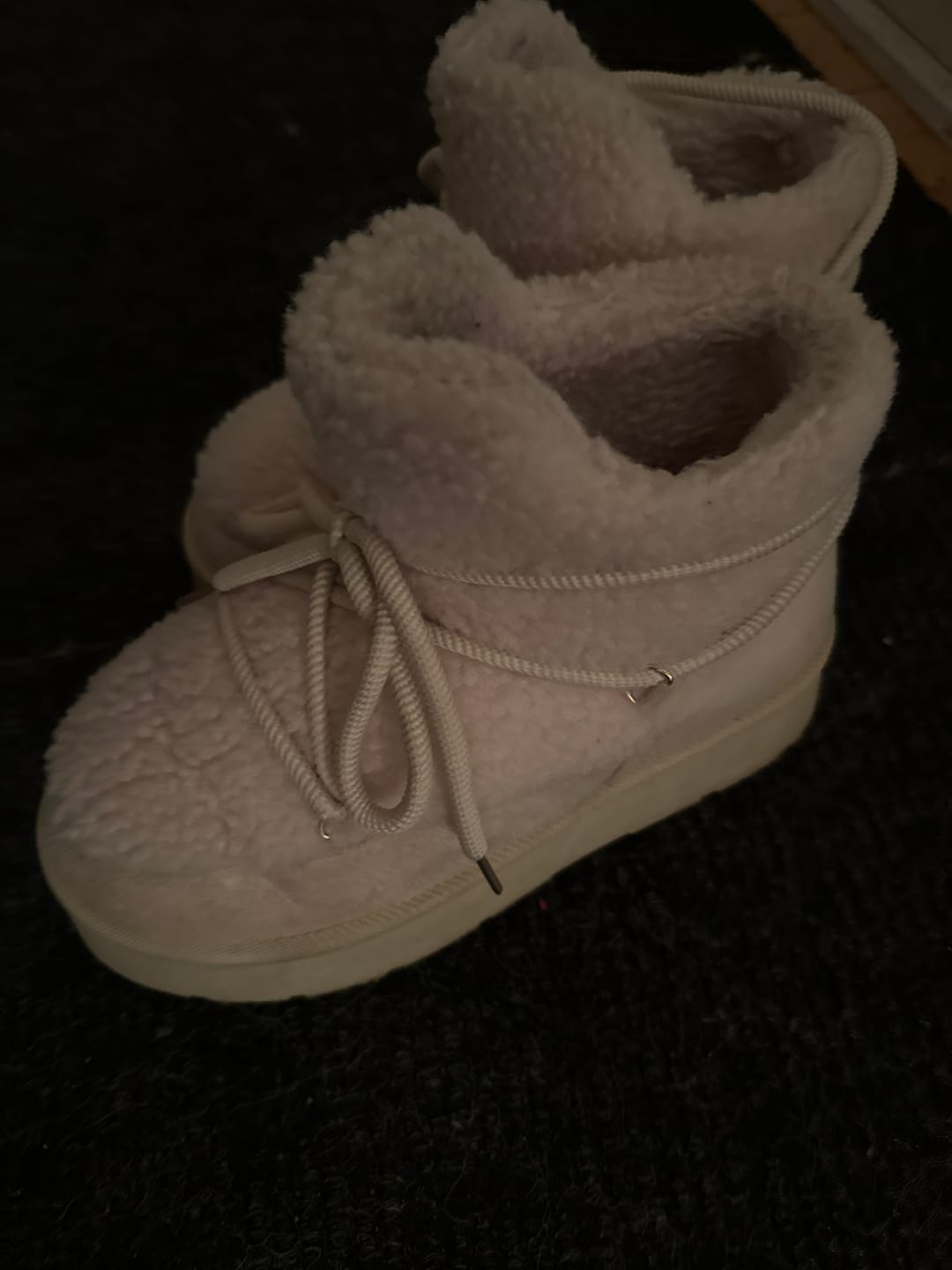 Customer photo review of Nordic Polar Rise Ankle Boots