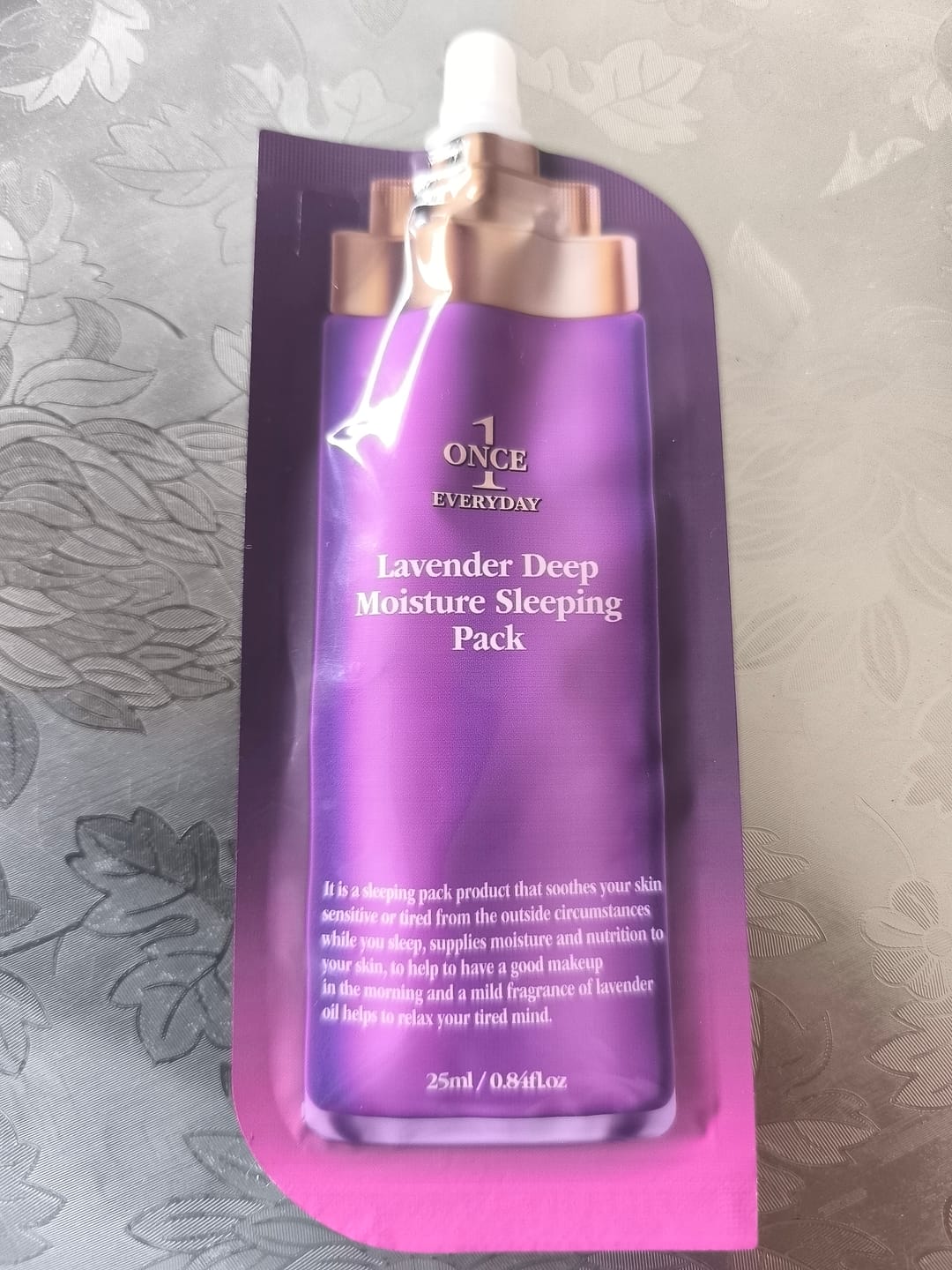 Customer photo review of Дълбоко хидратираща и успокояваща нощна гел-маска с лавандула Chamos Once Everyday