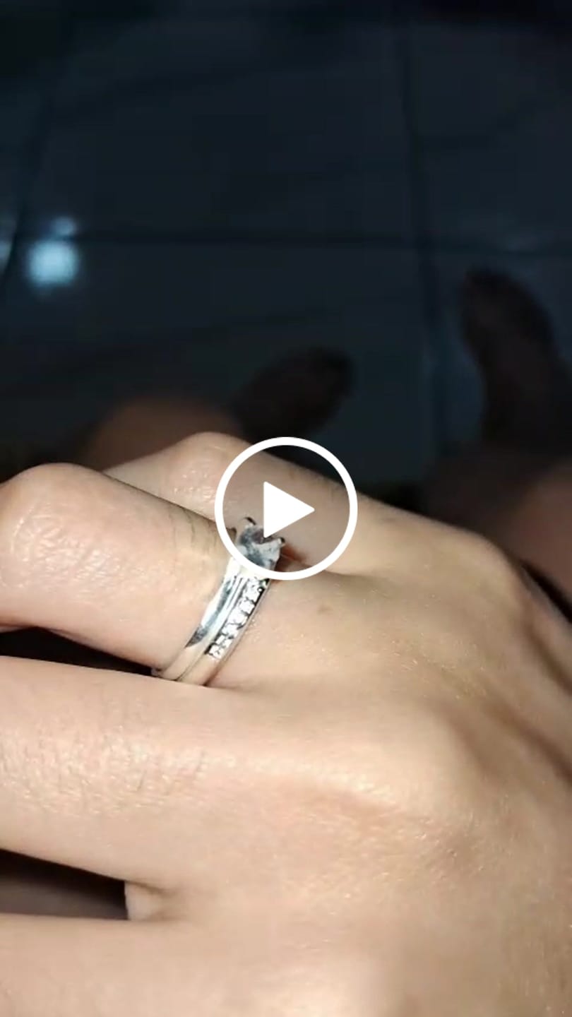Customer video review of Anel solitário escolhido: