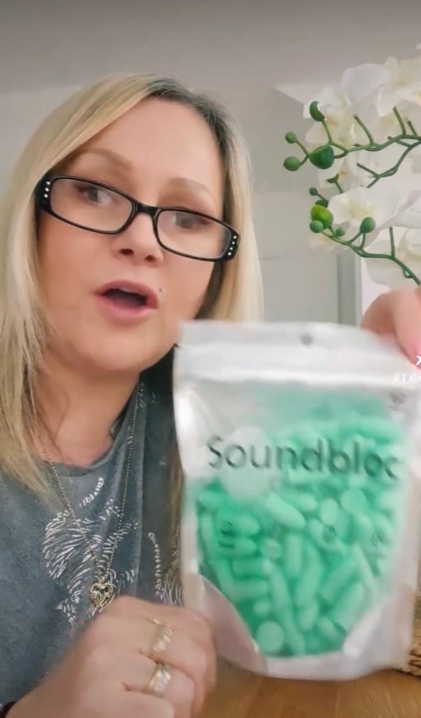 Customer photo review of Aurora Foam Earplugs