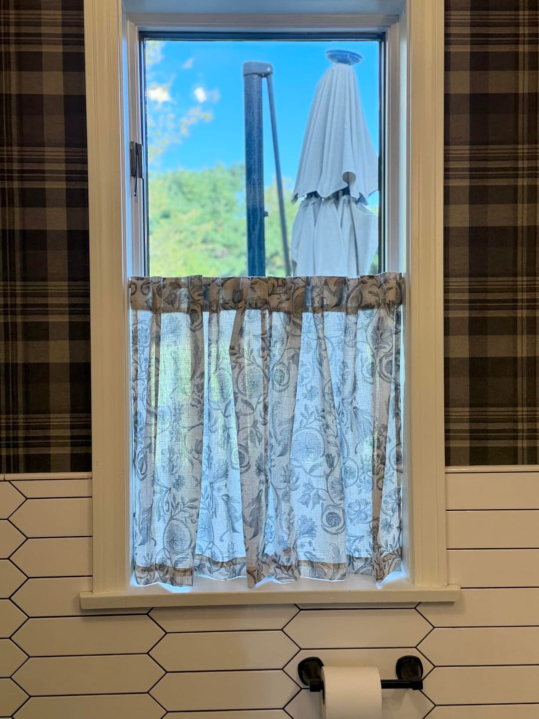 Customer photo review of Vintage Symmetrical Vine & Floral Pattern Kitchen Curtains