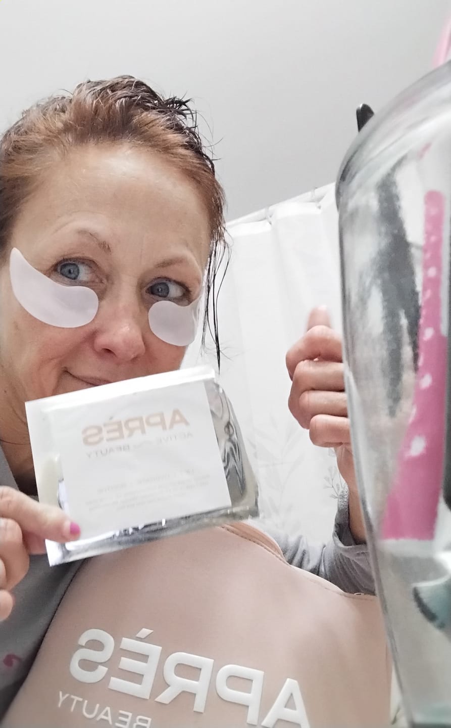 Customer photo review of 3 Free Packs of Cool + Glow Wipes