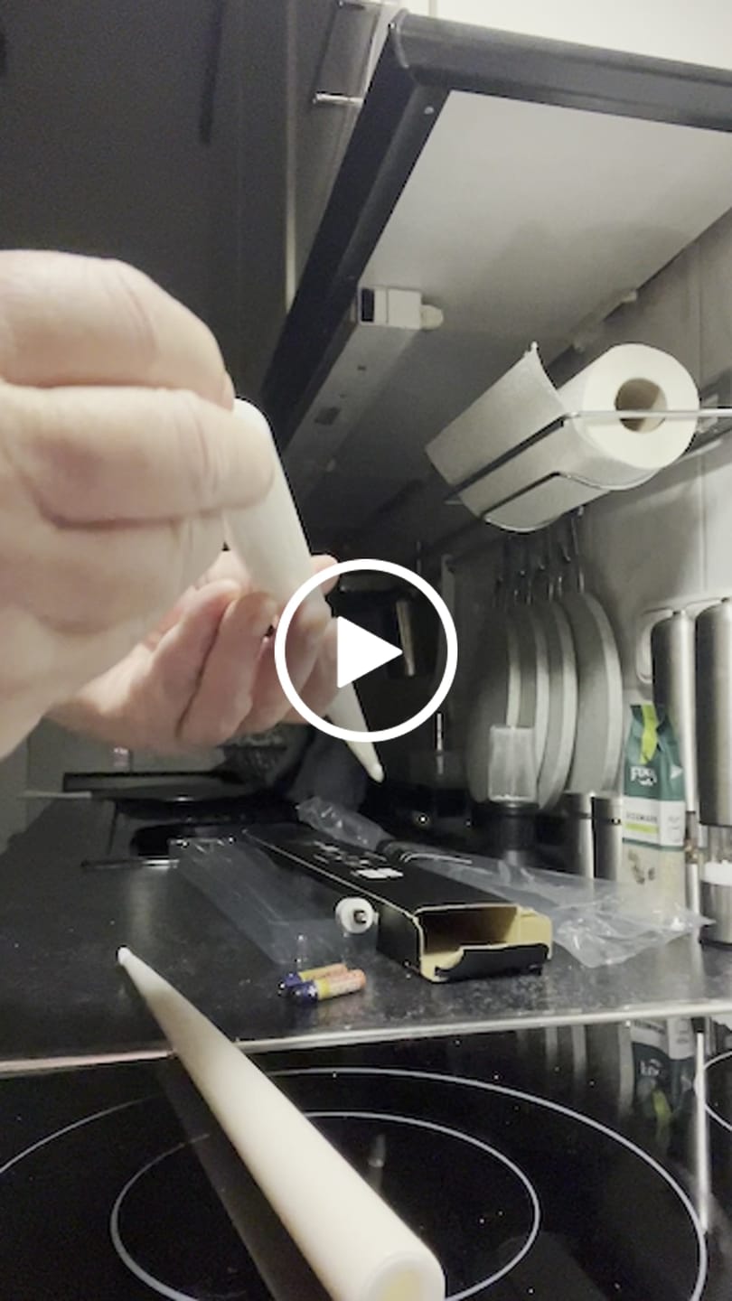 Customer video review of LED Kertelys med Lak, 2 stk (38 cm) Cream