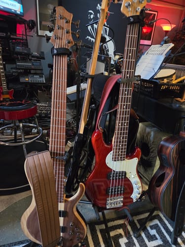 Customer photo review of [NEW] ZERO-G Pro: Guitar & Bass Strap