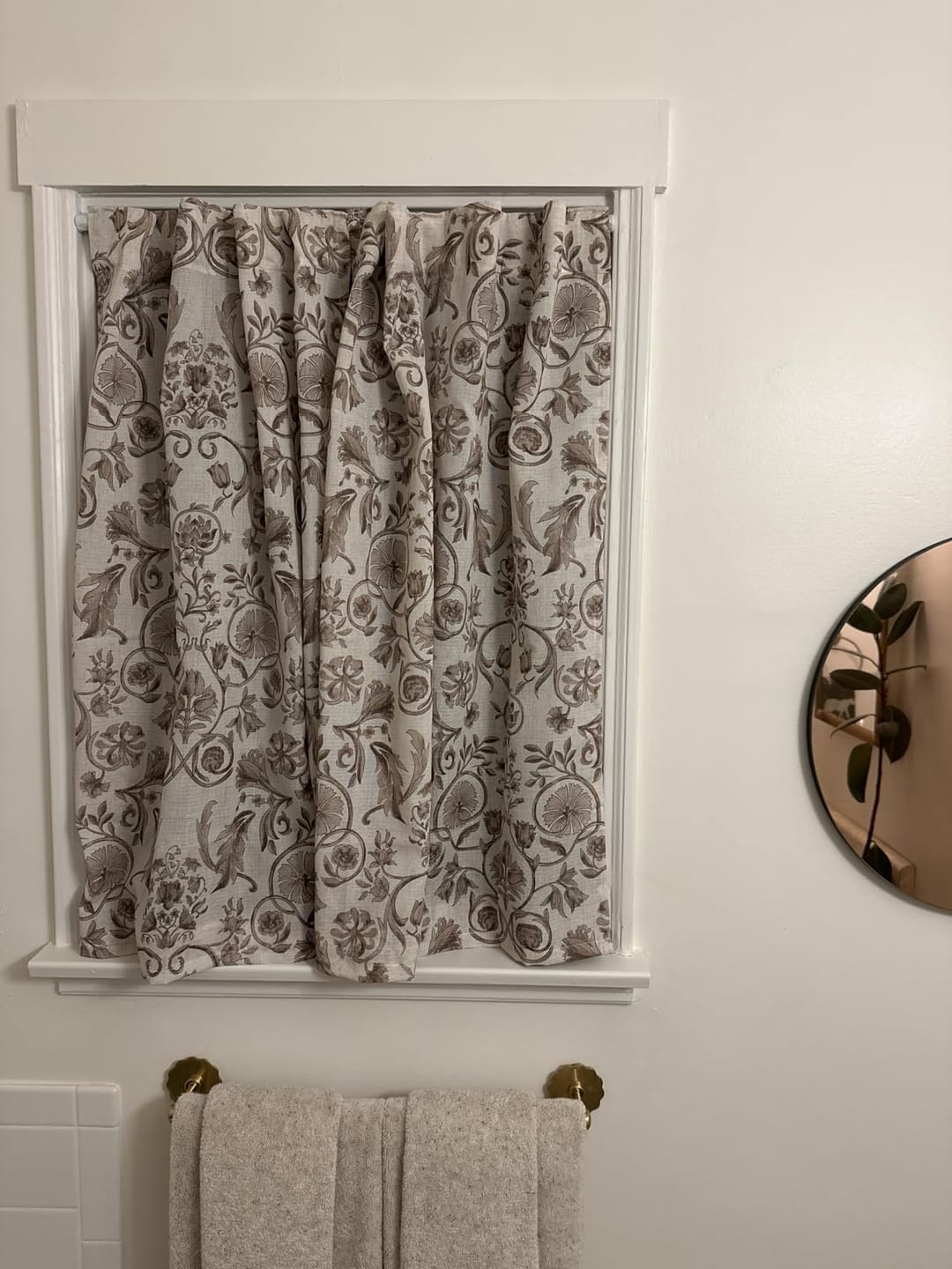 Customer photo review of Vintage Symmetrical Vine & Floral Pattern Kitchen Curtains