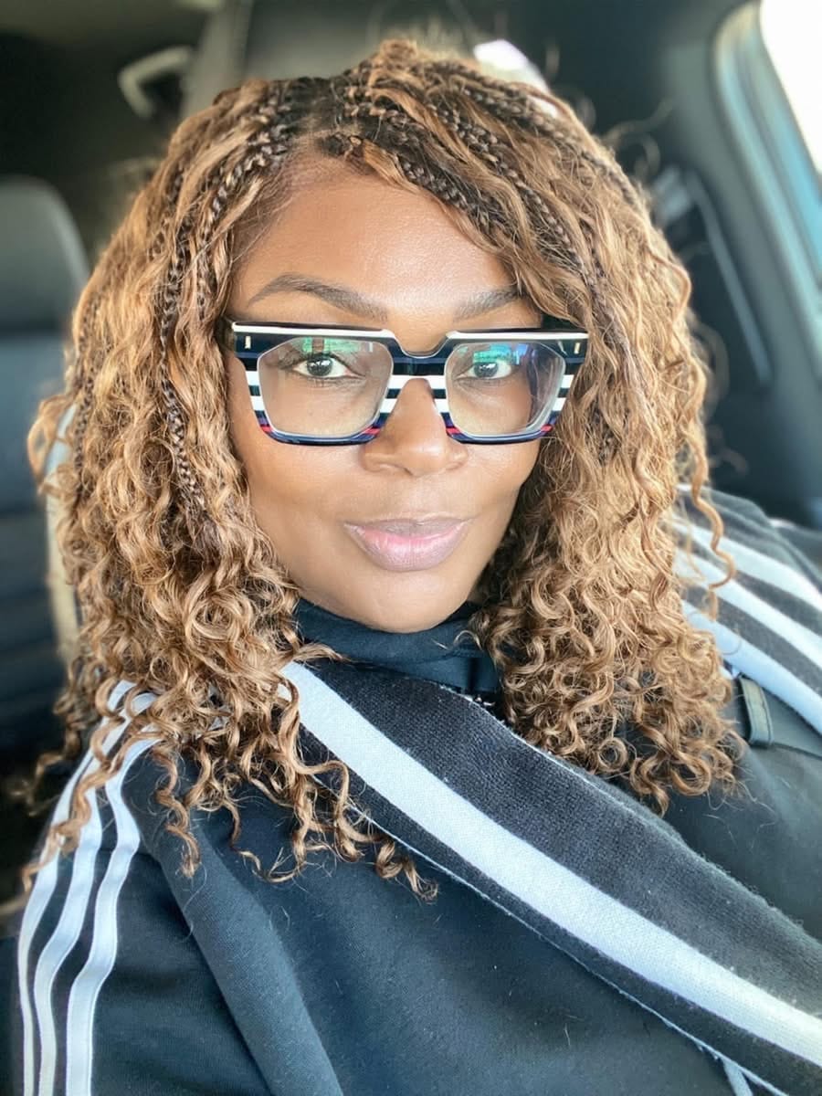 Customer photo review of Nami - Drawstring Cap Glueless Water Wave Human Hair Curls Pre Bleached Swiss HD Full Lace Knotless Boho Box Braided Wig