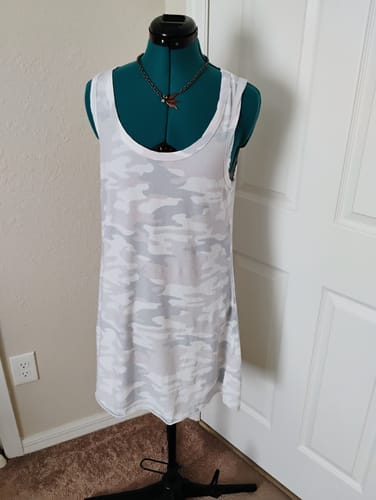 Customer photo review of NWT Z Supply Apparel – Dress-Heavy Assortment