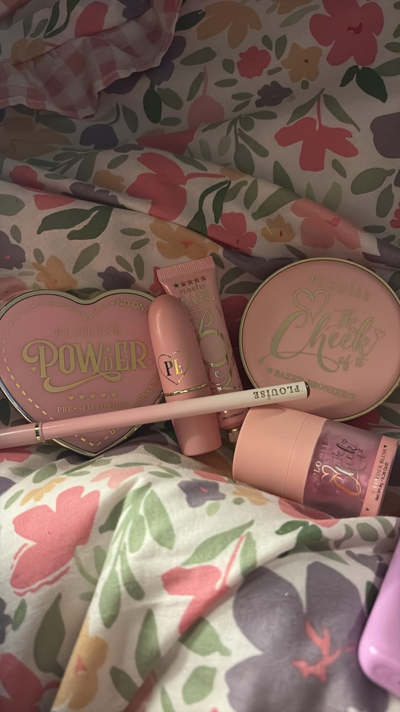 Customer photo review of P.Louise The Cheek Of It Loose Powder Blush