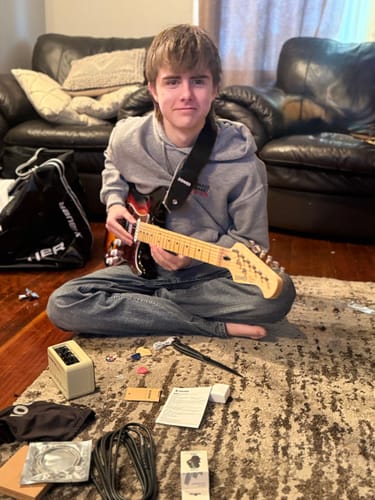 Customer photo review of Donner DST-152 HSS with Coil Split Electric Guitar Kit