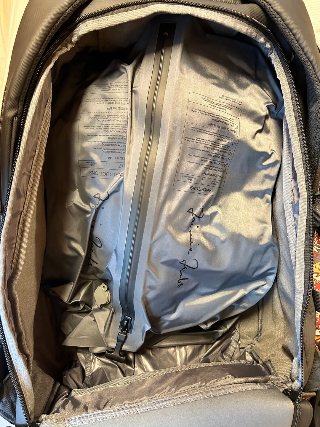 Customer photo review of Vacuum Bag - compatible with backpack