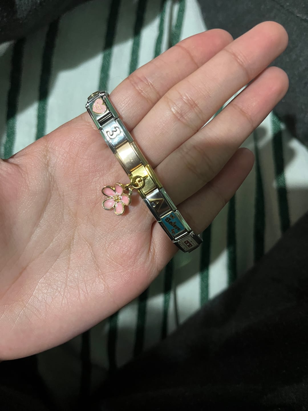 Customer photo review of Charm Flor rosa
