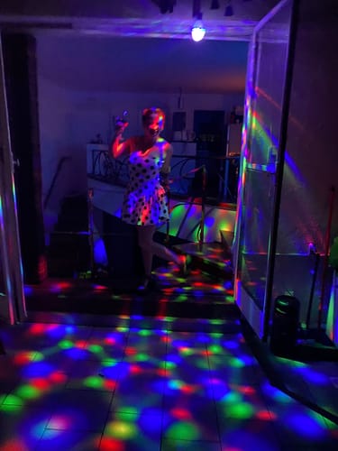 Customer photo review of VESTIDO EMELINE LUNARES BLANCO