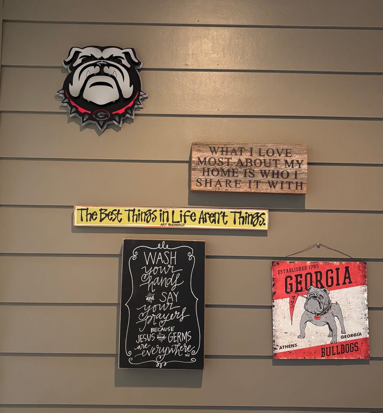 Customer photo review of Georgia Bulldogs "Uga" 3D Vintage Metal Wall Art