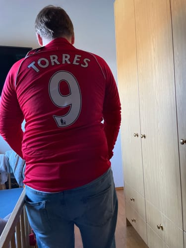 Customer photo review of Fernando Torres Liverpool 2007-2008 Red Retro Kit Jersey Trikot Maillot Soccer Shirt