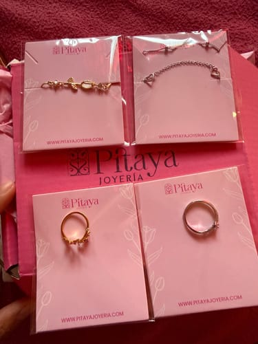 Customer photo review of Pulsera Amor Mío