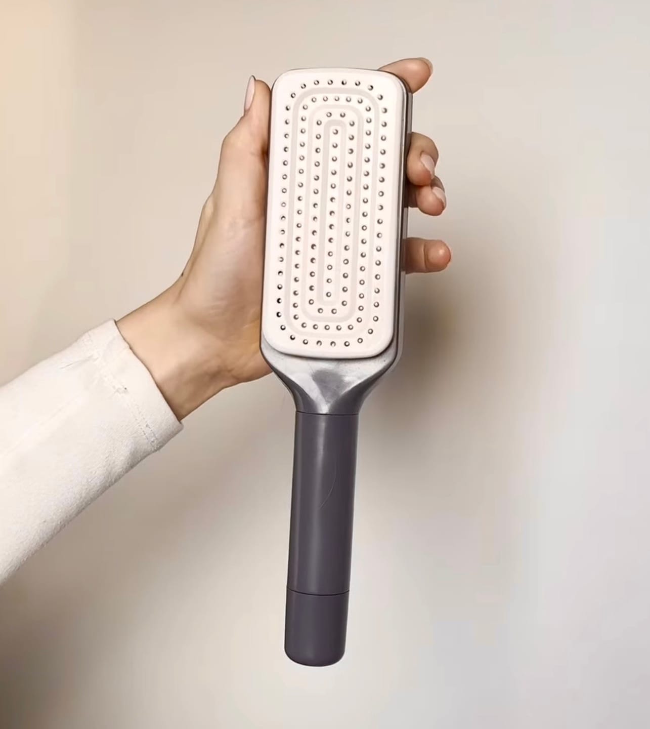 Customer photo review of Koko Self Cleaning Hair Brush